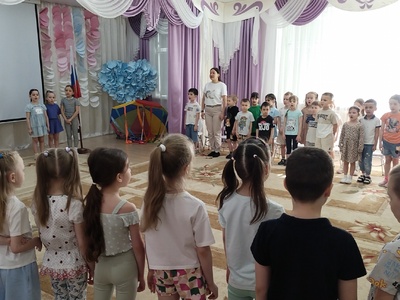 Исполнение гимна РФ